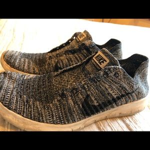 Nike Flyknit Runners size 9.5